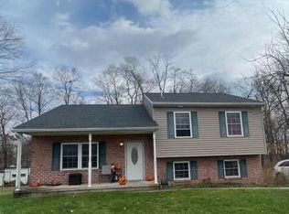 945 Plunkert Rd, Littlestown, PA 17340