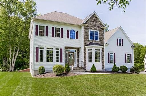 2nd image of 22 Hales Pond Ln