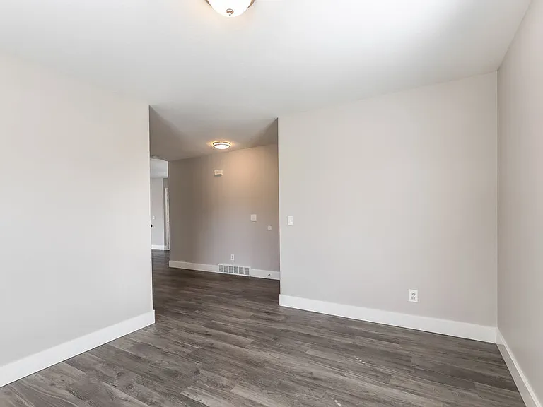 1913 N 170 W — Photo 5