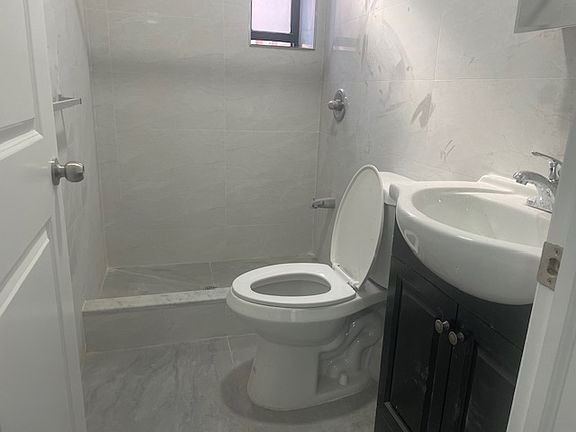4th image of 173 Henry St #2E