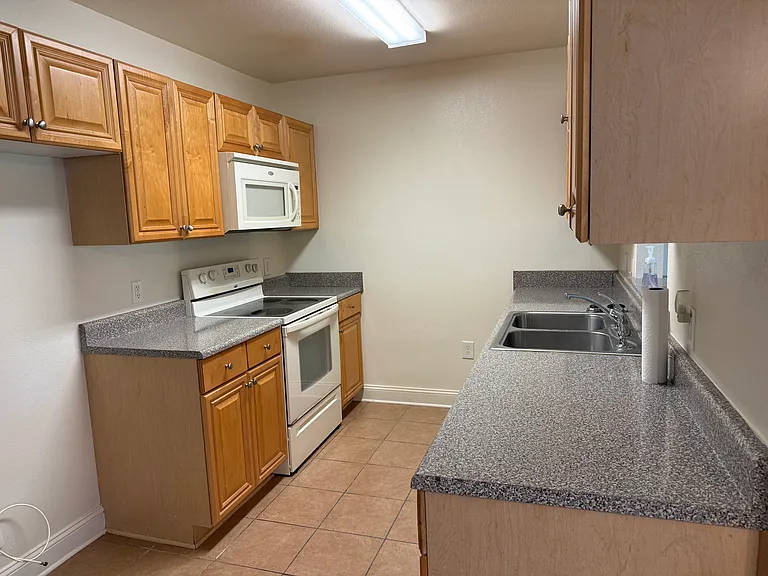 731 Majestic Dr — Photo 12