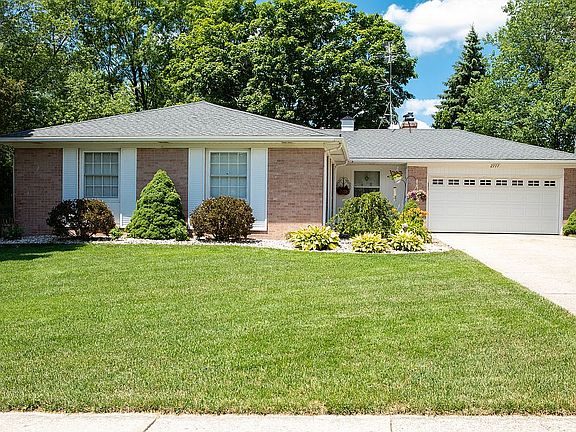 2nd image of 2777 Northville Dr NE