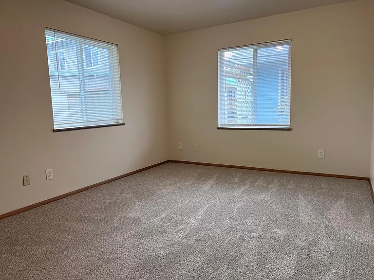 405 Pine Ave #2 — Photo 9