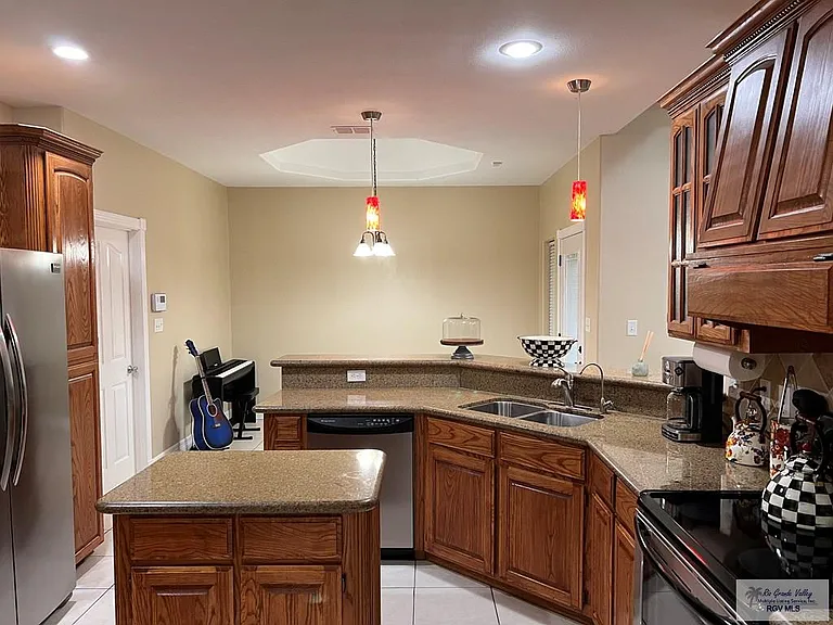 1626 Christian Cir — Photo 16