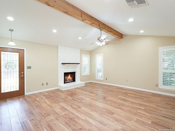 5th image of 13810 LAUREL HOLLOW DR