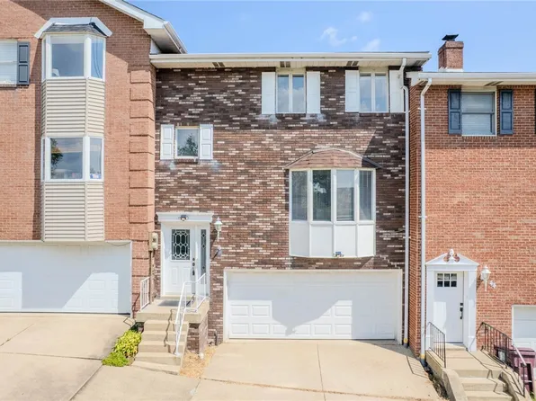 45 Manorfield Cir, Delmont, PA 15626