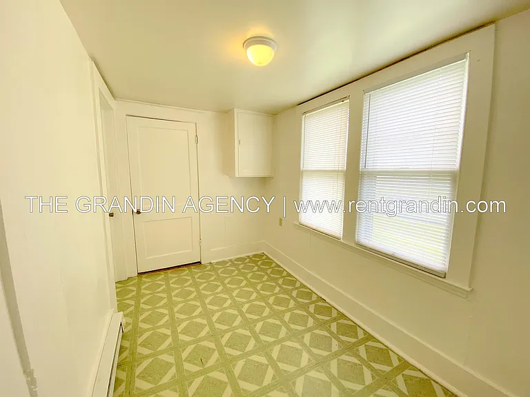 909 13th St SE — Photo 34