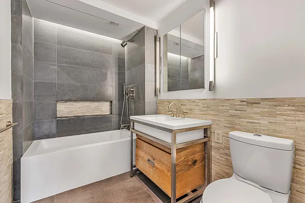 Rented by Keller Williams NYC | media 20