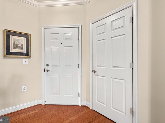 5th image of 1817 Selvin Dr Unit 403