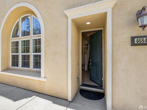 5th image of 4684 Torrey Pines Cir