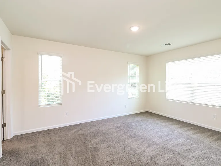 267 E Catawba Ave — Photo 12
