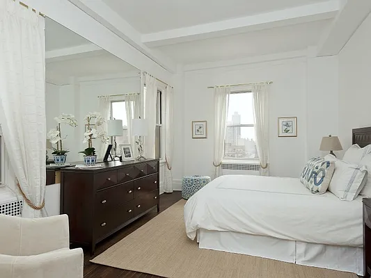 Sold by Sotheby's International Realty | media 7