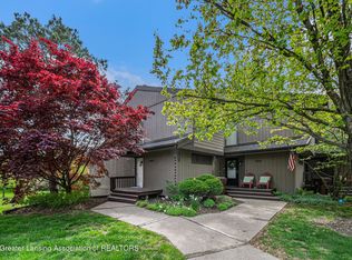 5431 Wild Oak Dr, East Lansing, MI 48823