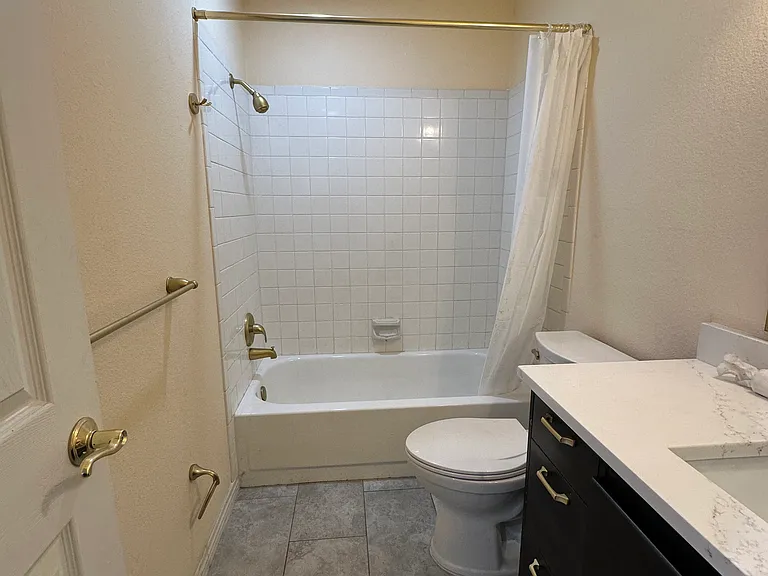 Wright St — Photo 11