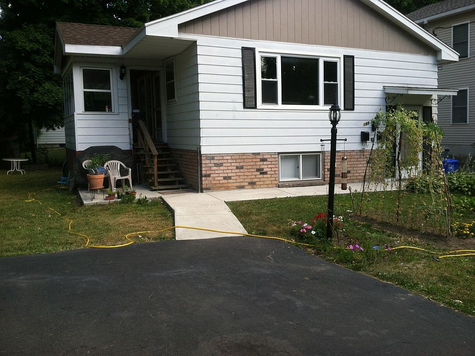 1st image of 187 S Pine Ave