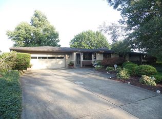 221 Cresswood Dr, Elizabeth, PA