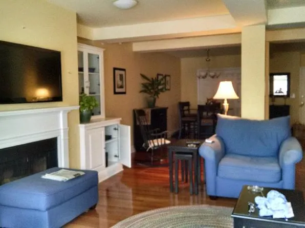 227 Summit Ave APT E203, Brookline, MA 02446