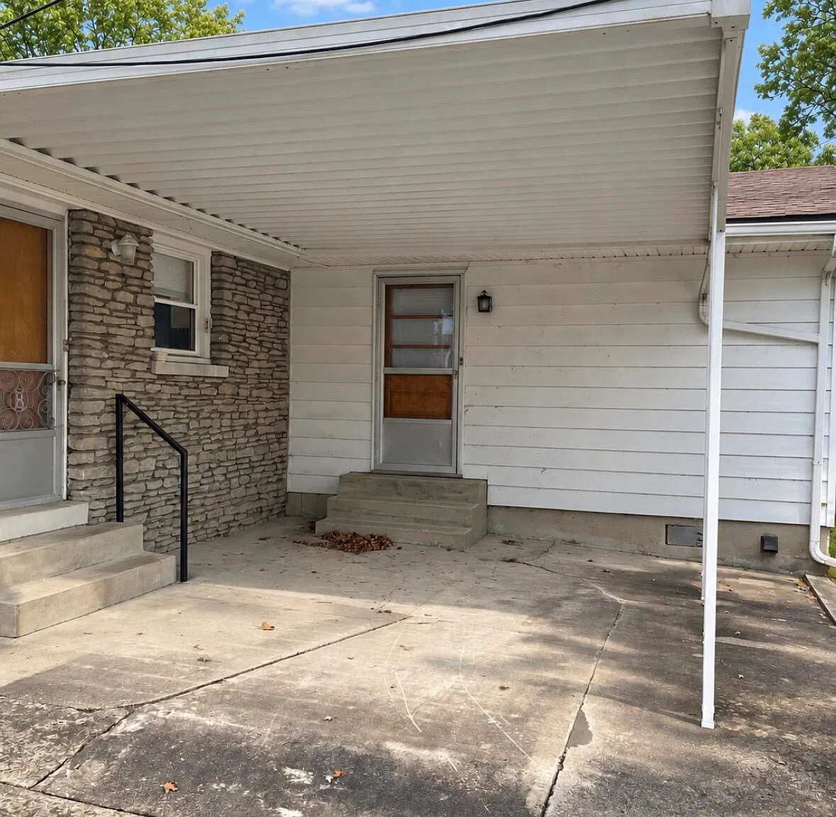 3 bed, 2.0 bath, 1472 sqft, $1,600 — Photo 2