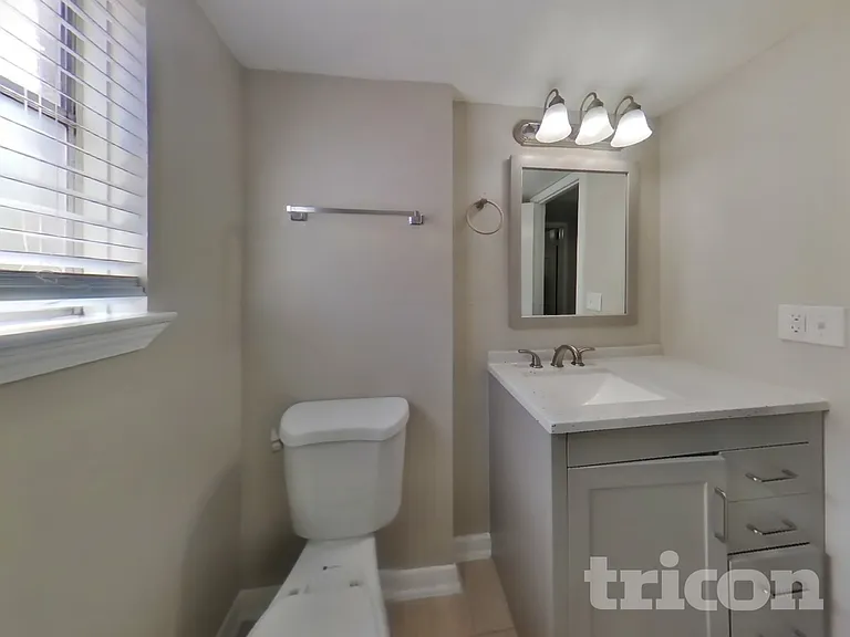 1910 Barnsley Ln — Photo 13