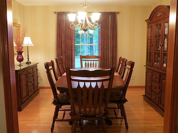 5th image of 4 Roosevelt Ct