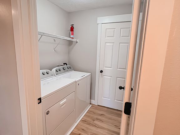 4th image of 139 W Suncrest Ln #B