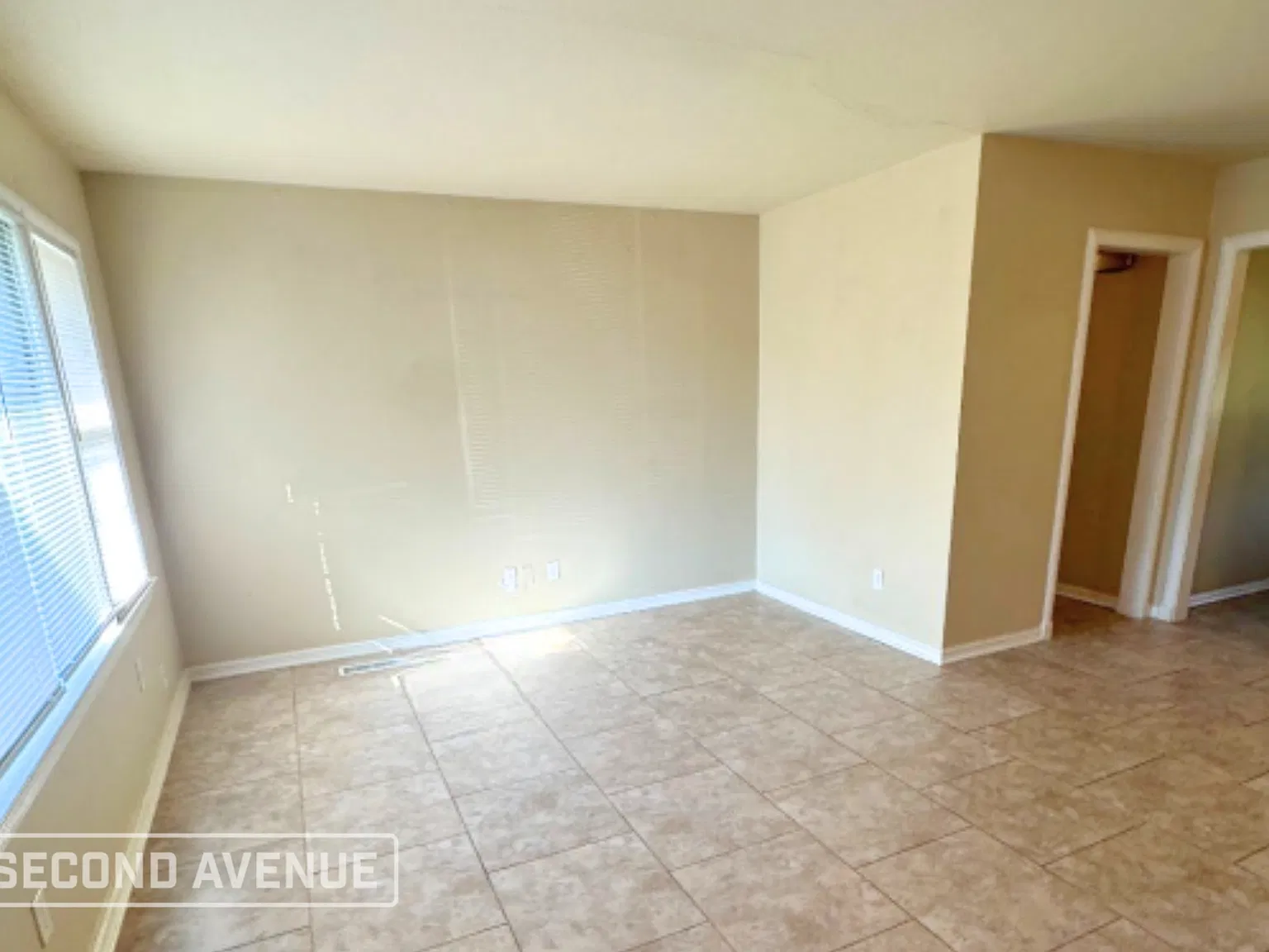 2 bed, 1.0 bath, 1000 sqft, $939 — Photo 3