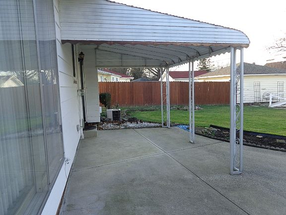 4th image of 1014 Decker Dr