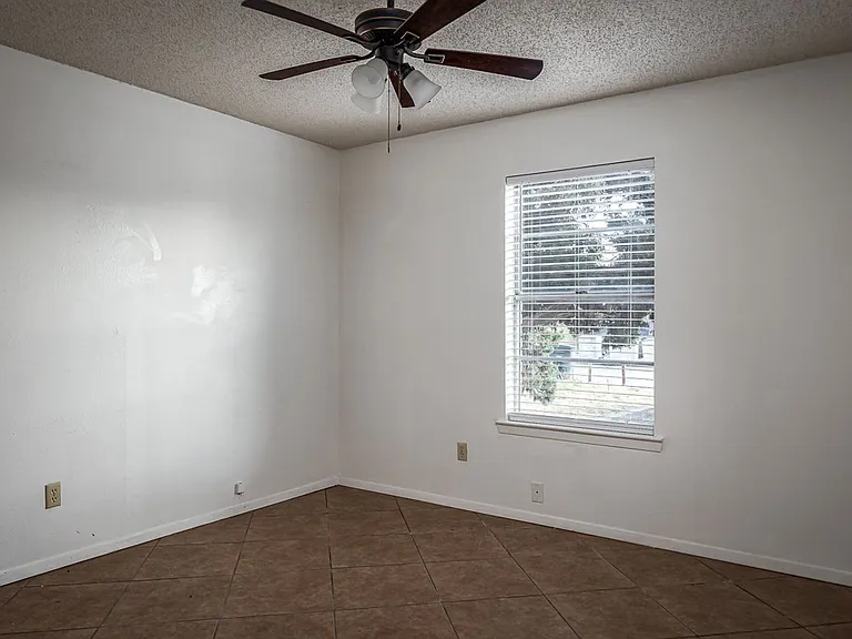 100 Shannon Cir — Photo 10