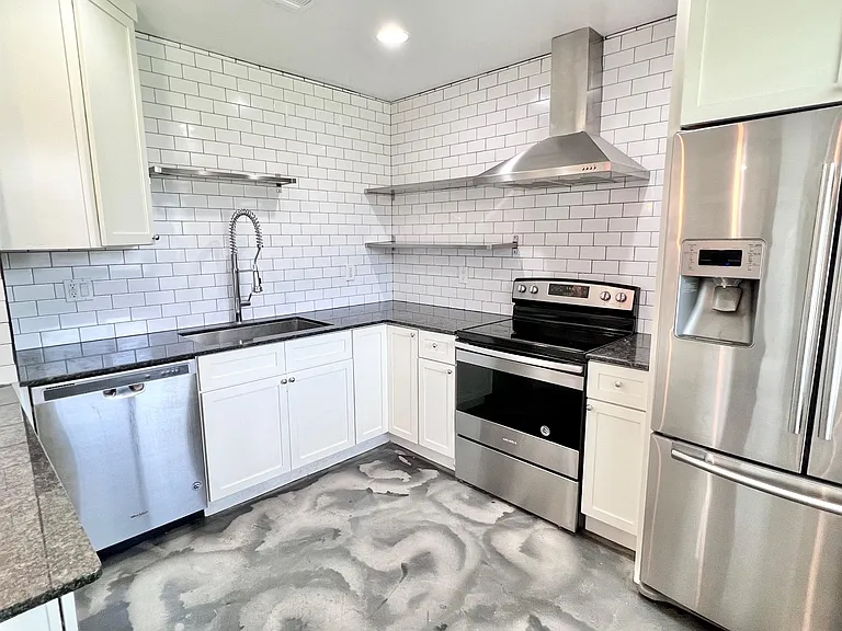 3212 N 37th St #9 — Photo 8