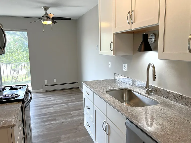Lydia Rose Apartments — Photo 44