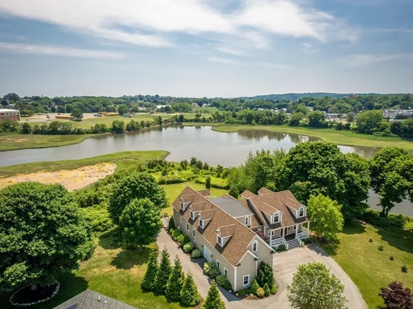 9 Lupine Ln, Gloucester, MA 01930