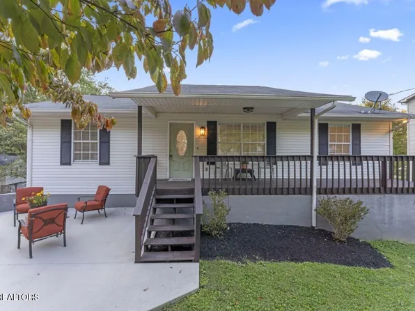 6011 Rolling Ridge Dr, Knoxville, TN 37921