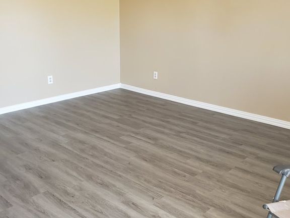 4th image of 1427 NW Great Plains Blvd