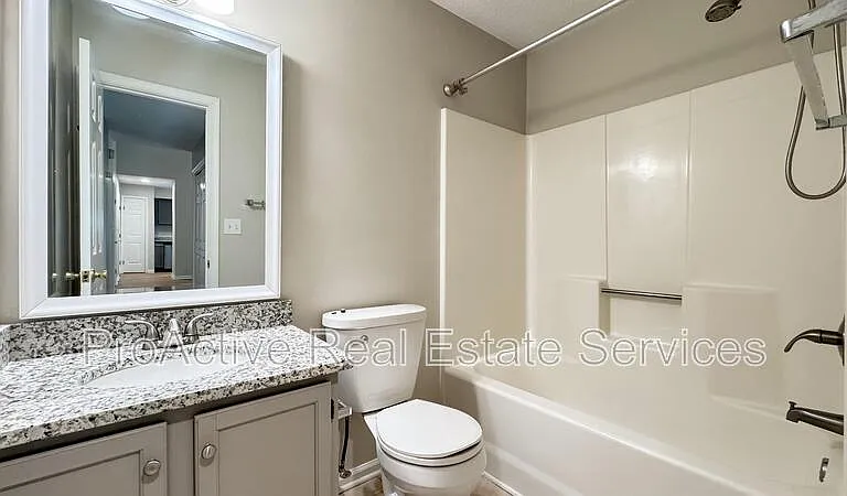 5568 Annandale Dr — Photo 14