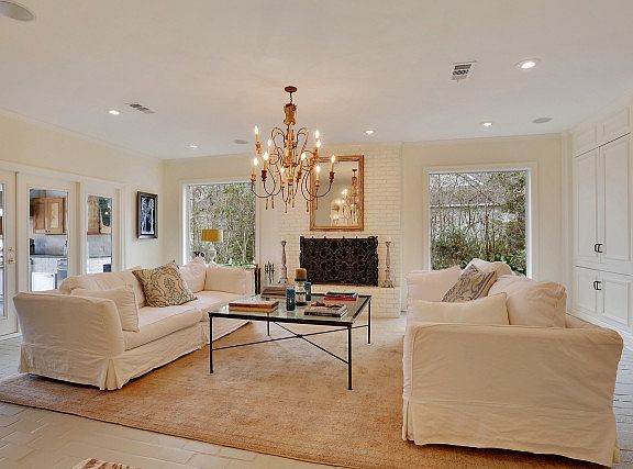 5th image of 12 Dogwood Dr