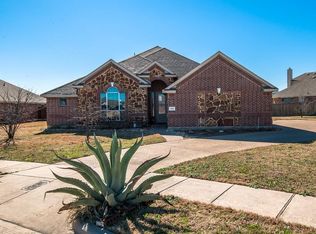 368 Cedar Crest Dr, Justin, TX 76247