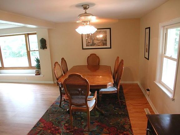 4th image of 8571 W G Ave