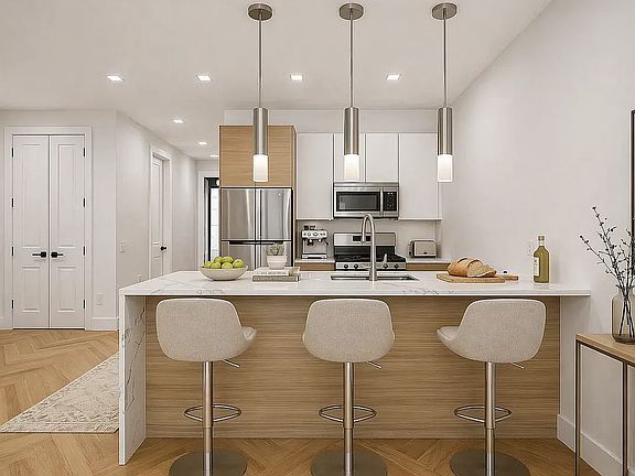 4th image of 88 Eldert St APT 1