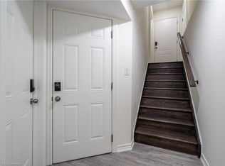 206 Fortissimo Dr, Hamilton, ON L9C 0B8