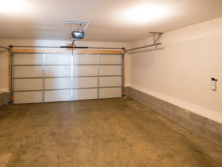 144 Thomas Traylor Ln — Photo 37