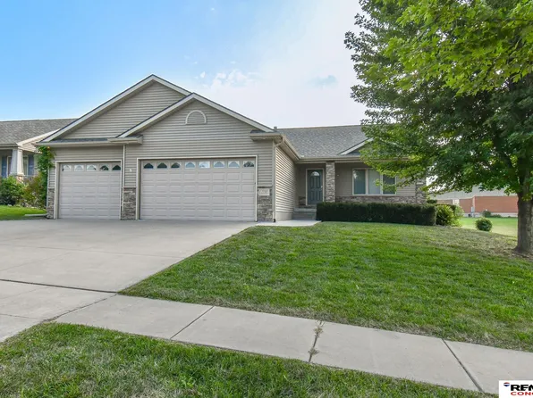 7750 Brummond Dr, Lincoln, NE 68516