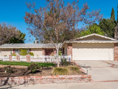 20765 Burbank Blvd, Woodland Hills, CA, 91367
