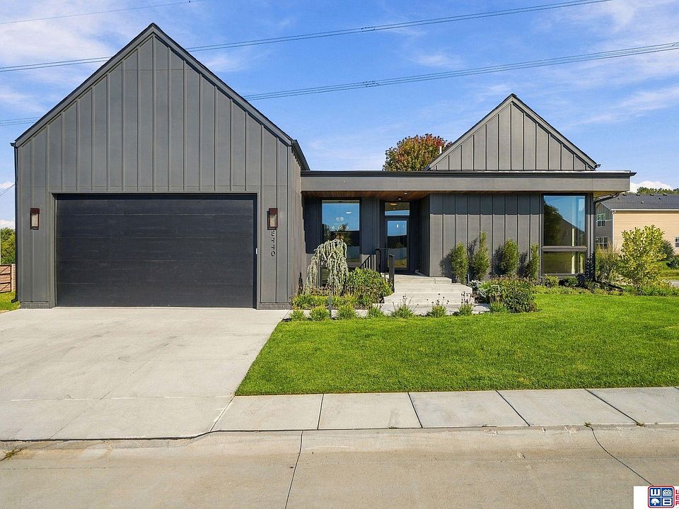 1st image of 8440 Birkett Pl