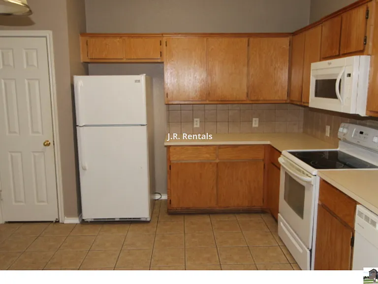 304 Jeff Gordon Dr #A — Photo 4