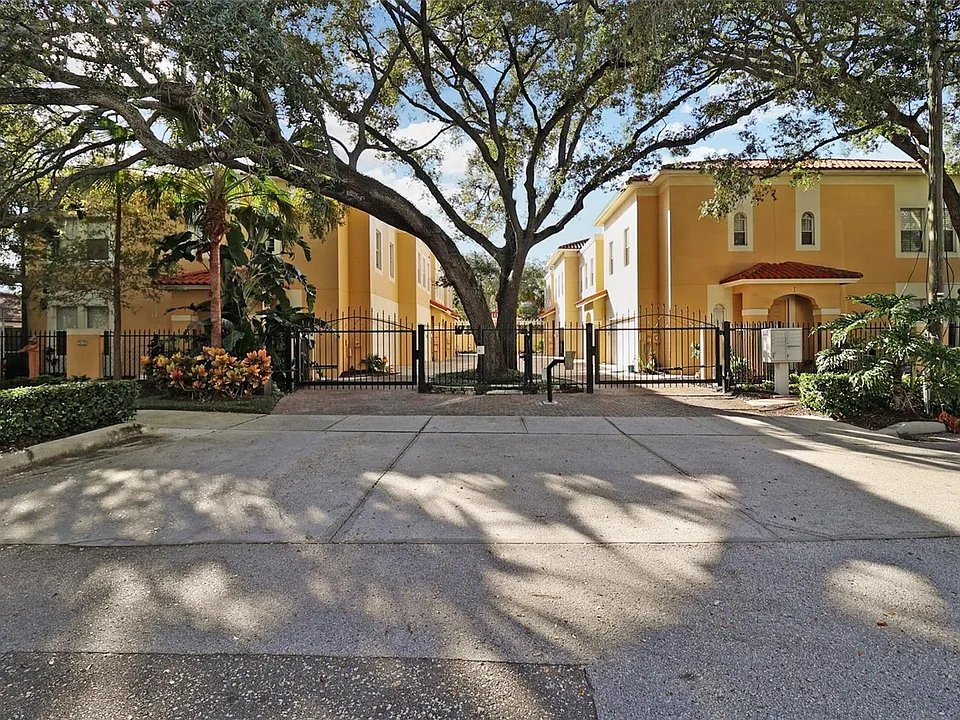 505 S Tampania Ave #2