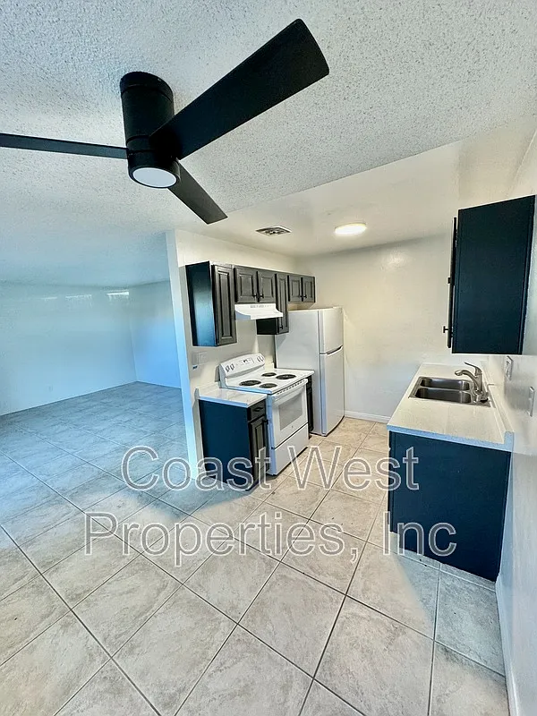 Mauna Loa Apartments — Photo 3