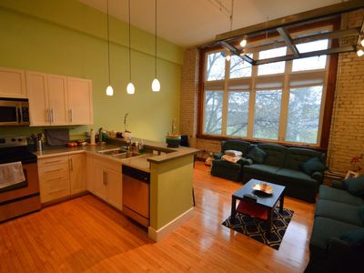 600 Broadway Ave NW APT 215, Grand rapids, MI, 49504