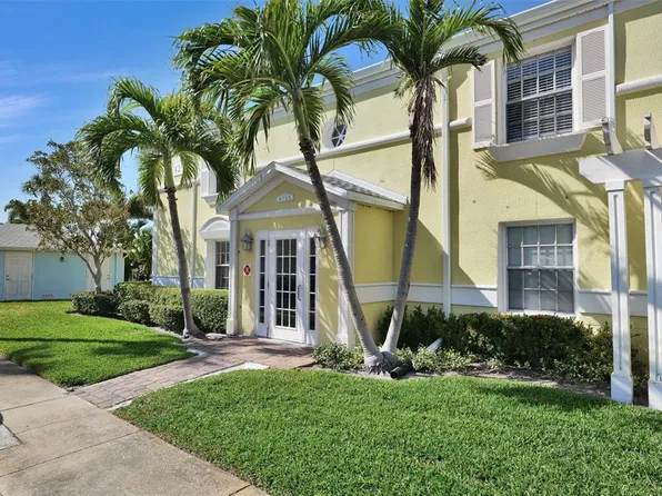 4725 Coquina Key Dr SE APT A, Saint Petersburg, FL 33705