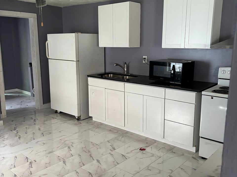 1st image of 22 Rogge St