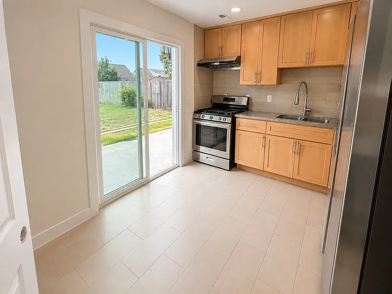 436 Lomond Dr — Photo 15